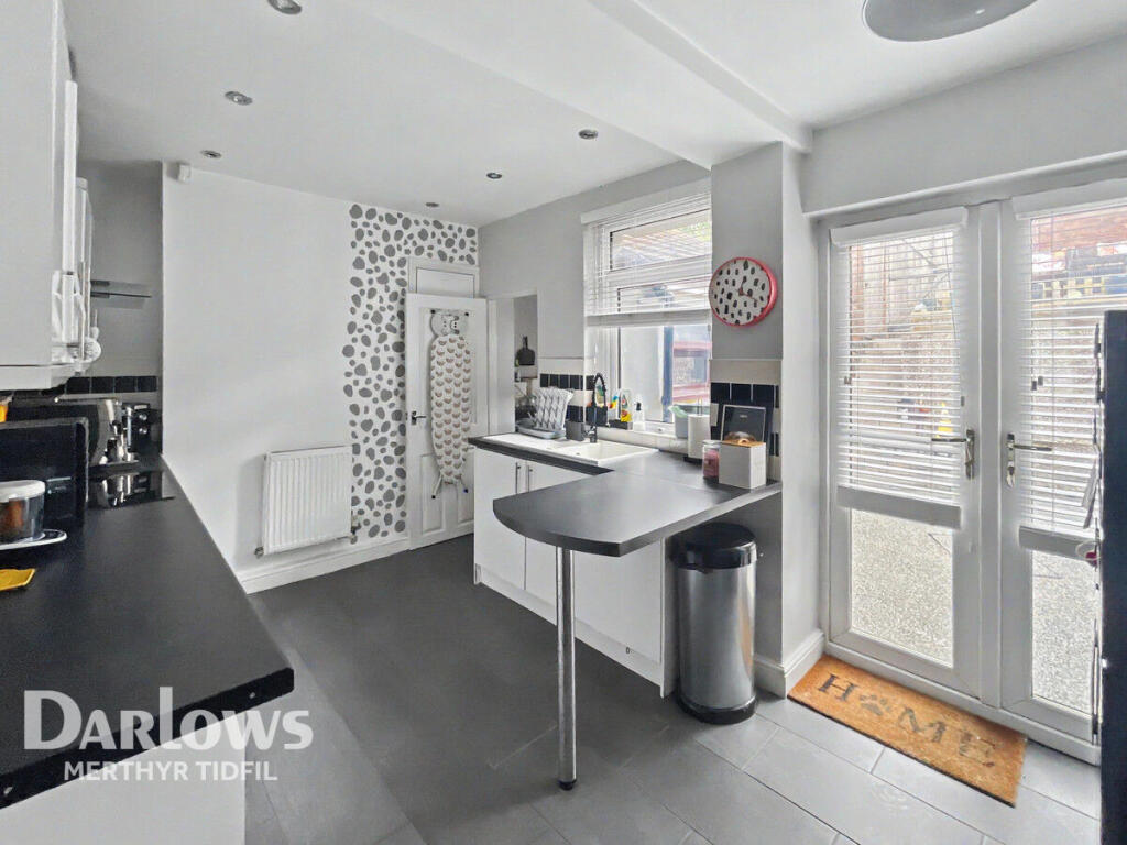 House in Pant, Pen-y-wern, Dowlais - View 3