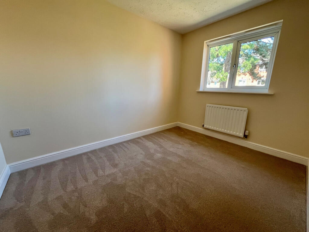 House in Hull, Longhill - More