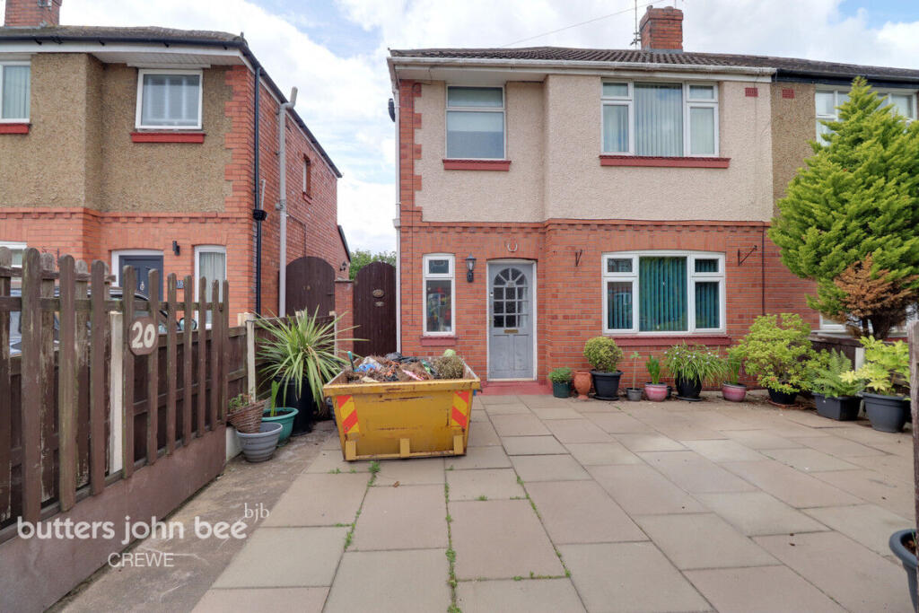 3-bed semi-detached on Albion Street, Crewe, £180,000