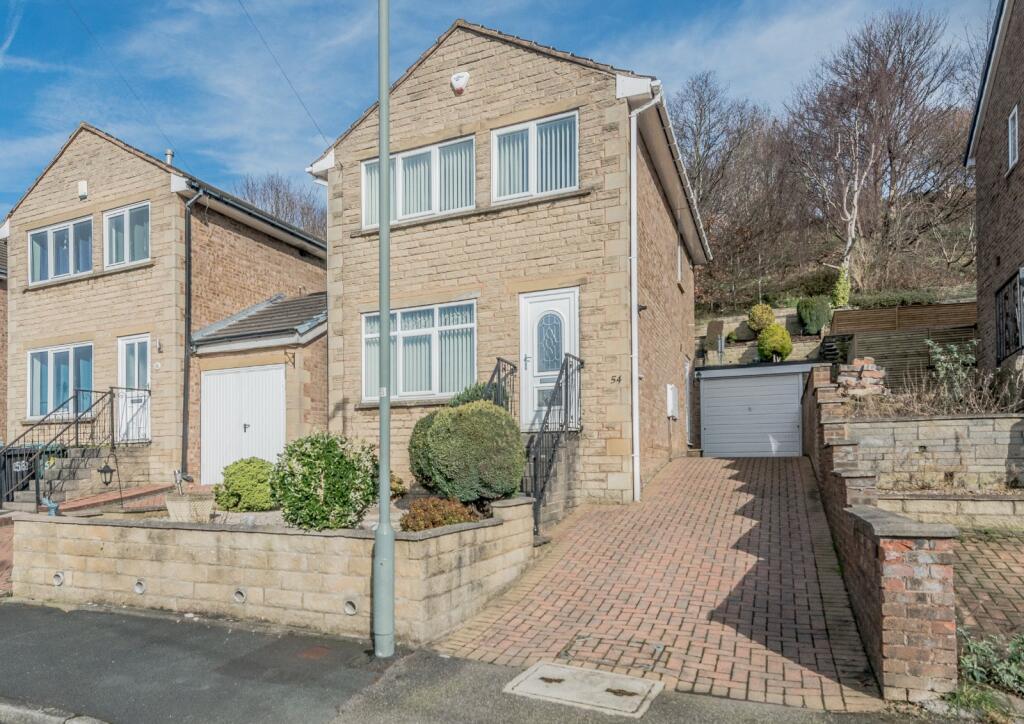 Main image of property: Low Cliff Walk, Heckmondwike, West Yorkshire, WF16