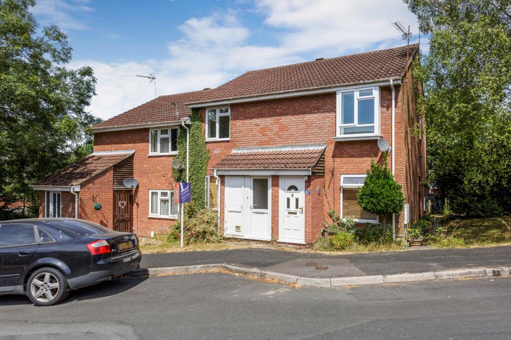 Main image of property: Valley Park Drive, Clanfield, Waterlooville, PO8