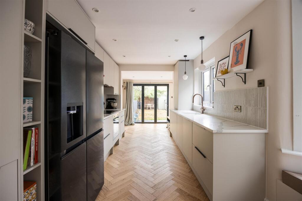House in London - View 3