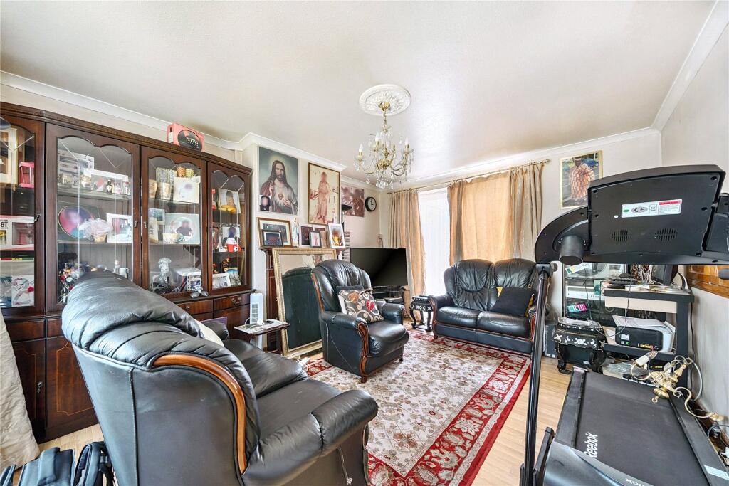 House in Orpington, Broom Hill, Ramsden - View 2