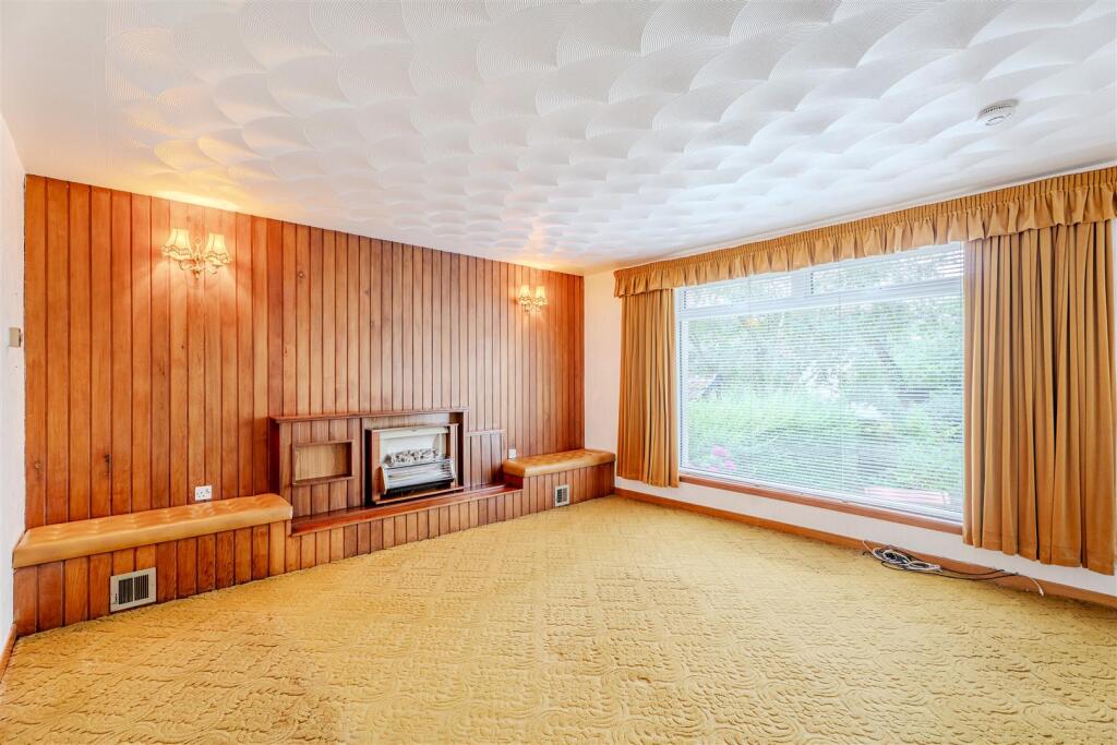 House in Motherwell, North Lanarkshire - More