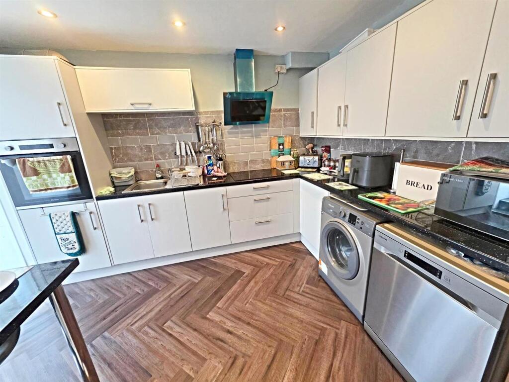 House in Ferndale, Blaenllechau - View 4