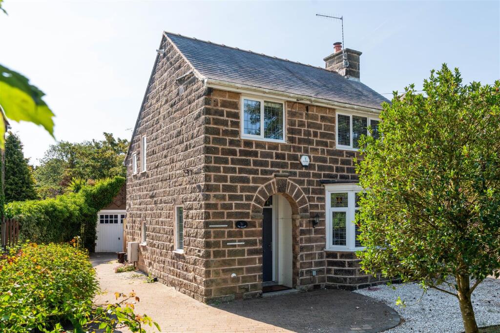 Main image of property: Cutthorpe Road, Cutthorpe, Chesterfield, S42 7AD