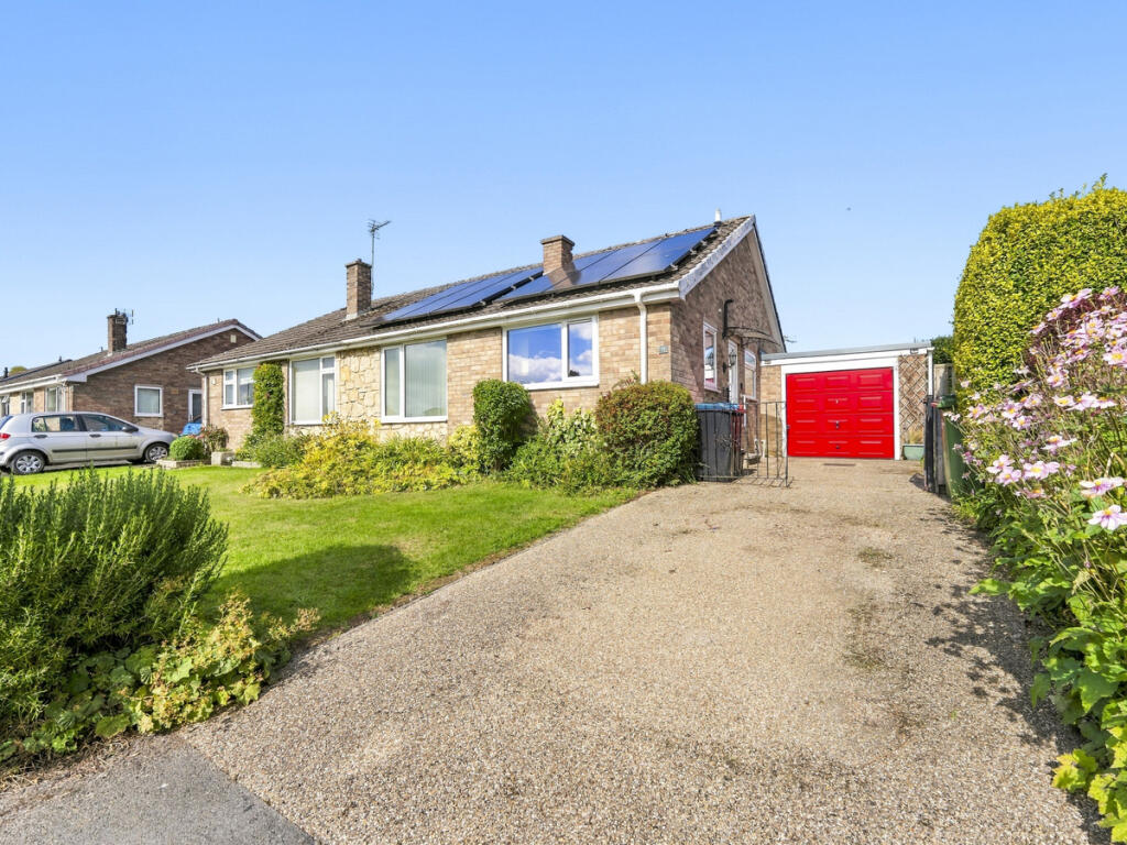 Main image of property: 17 Dale Grove, Leyburn