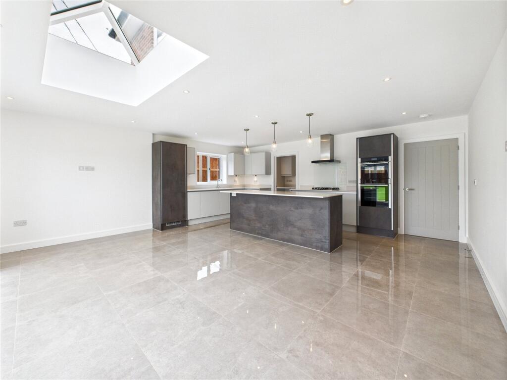 Samphire House, Mehalah Heights, Seaview Avenue, West Mersea, Colchester, CO5 photo 4