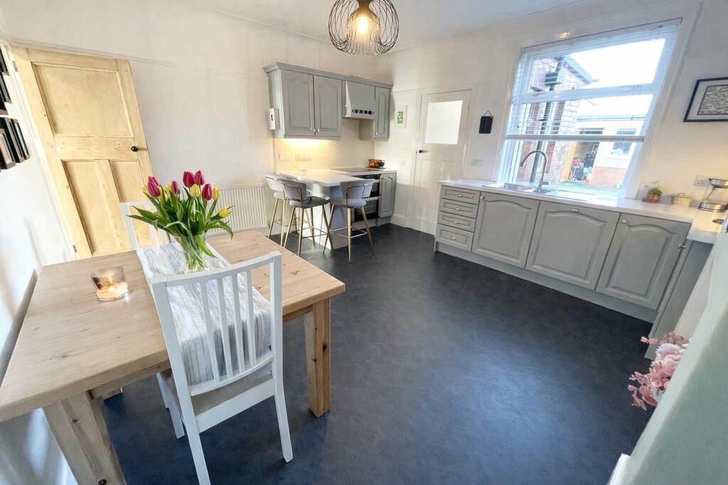 House in Leeds, Windmill Hill, Stanningley - View 3