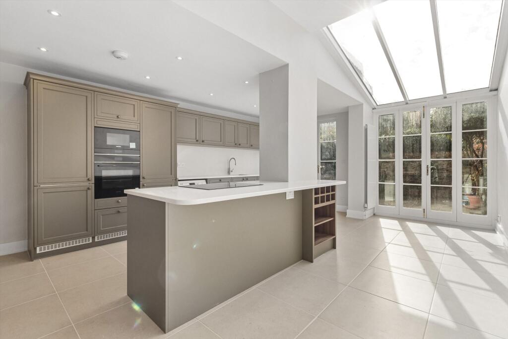 House in London, Wandon Estate, Fulham - View 2