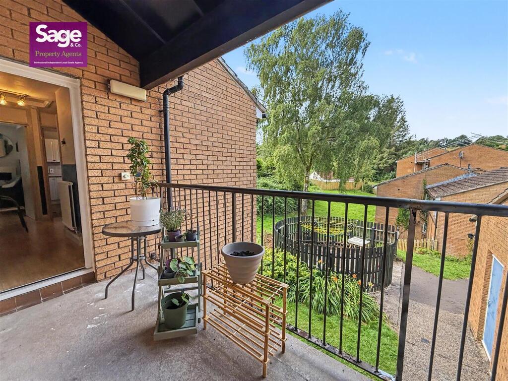 Apartment in Rhiwderin, Pentre-Poeth, Graig - More