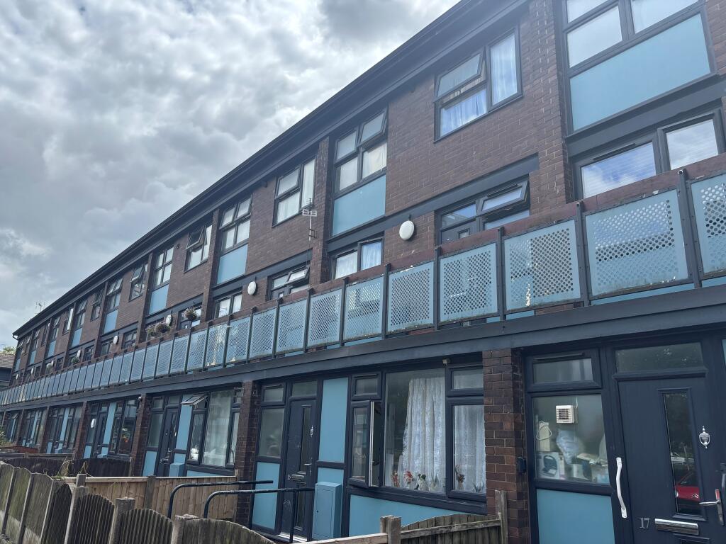 Main image of property: Chesworth Close SK1