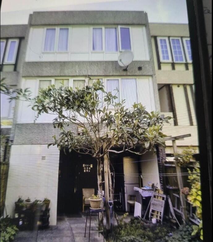 Main image of property: Lensbury Way, London, SE2