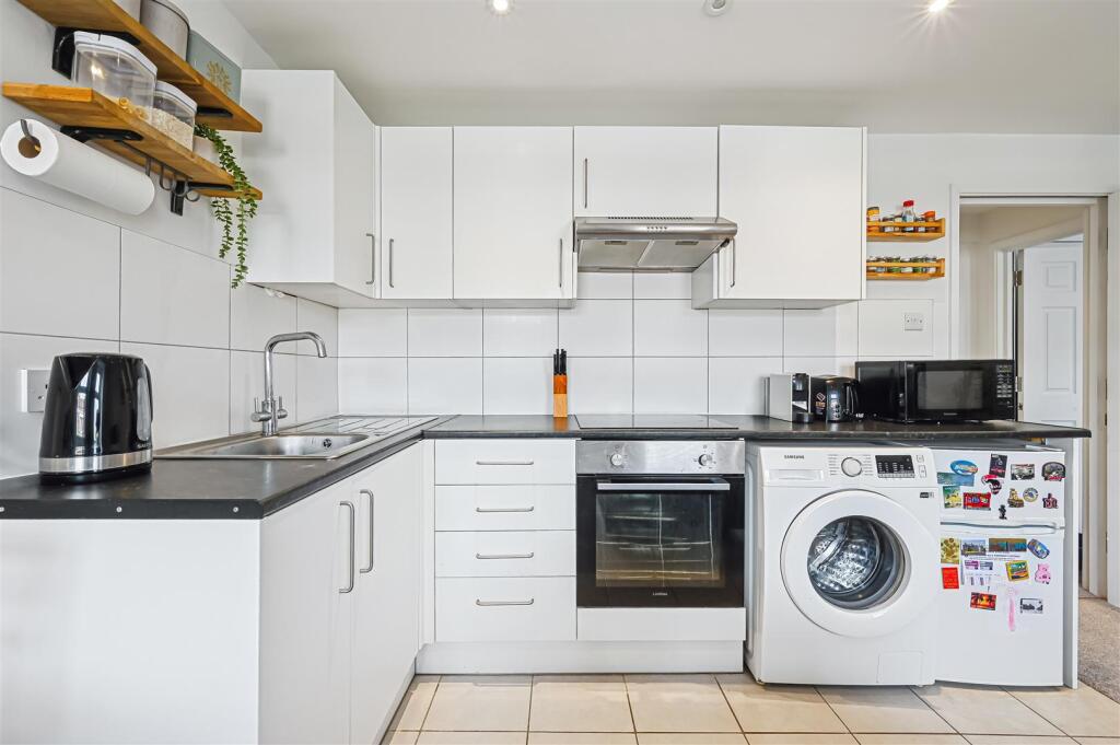Apartment in London - View 3