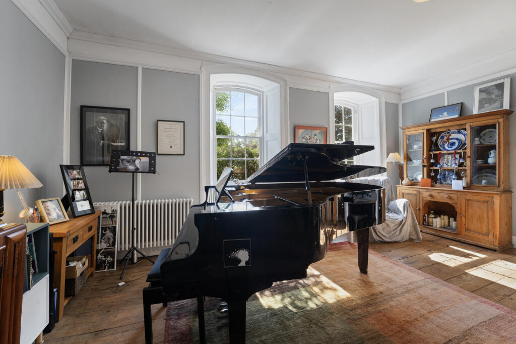 House in Tonbridge - More