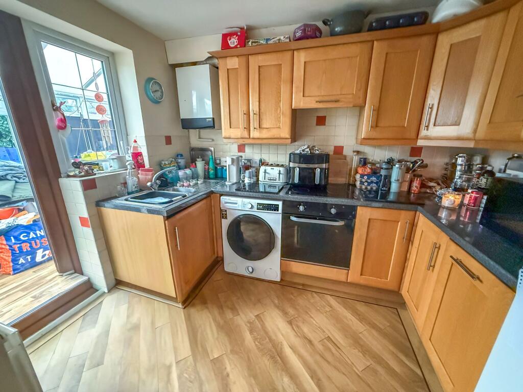 Hillside, Hartshill, CV10 photo 4