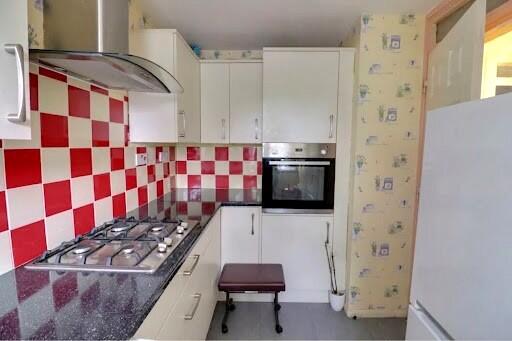 Apartment in Havant, Crookhorn - View 5