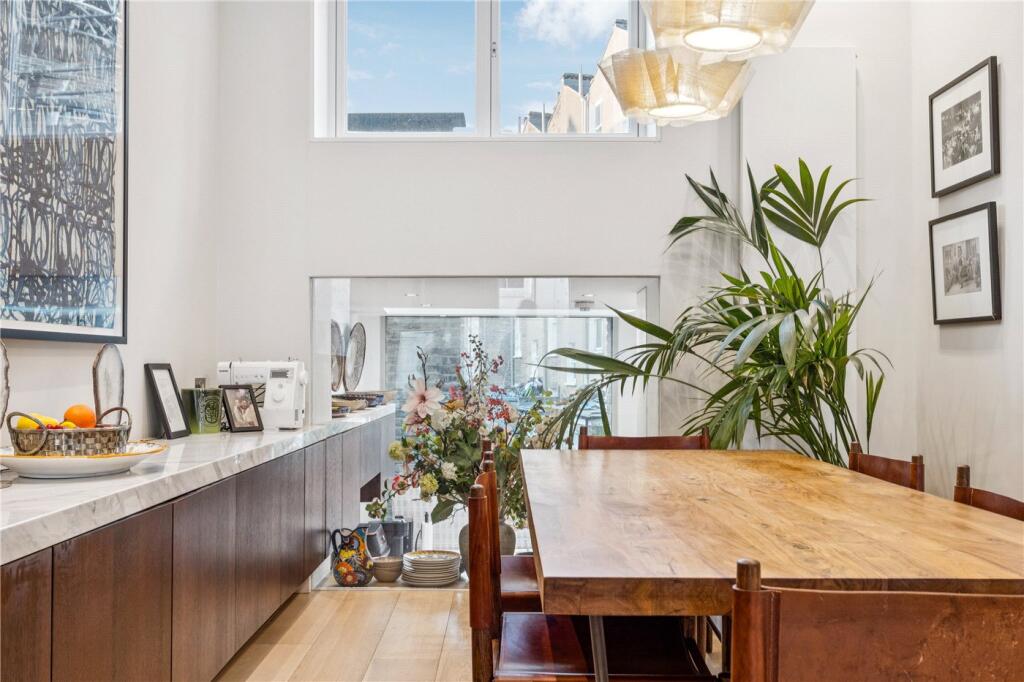 3 bedroom maisonette for rent