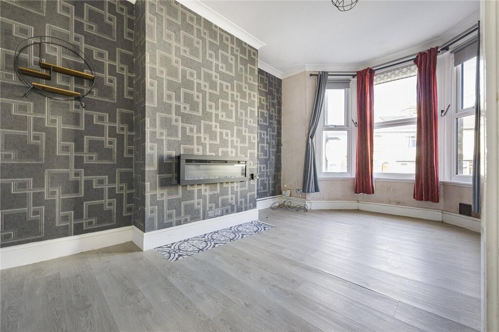 Apartment in Rochester - More