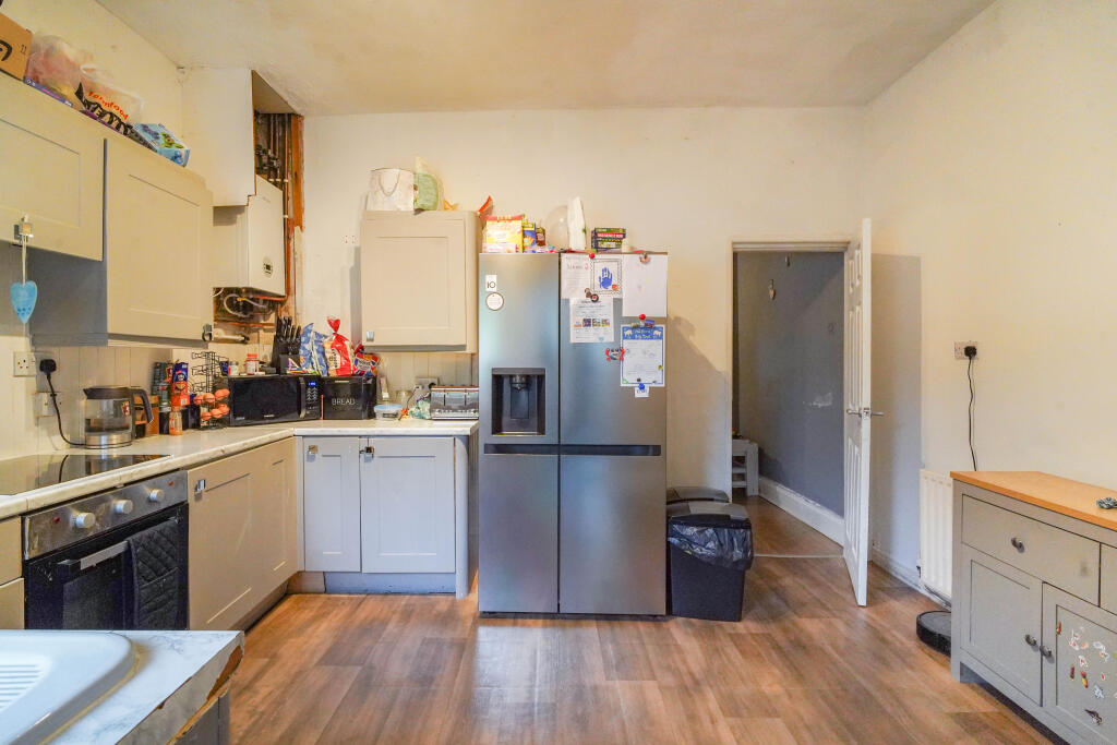 House in Wigan, Ashton-in-Makerfield - More