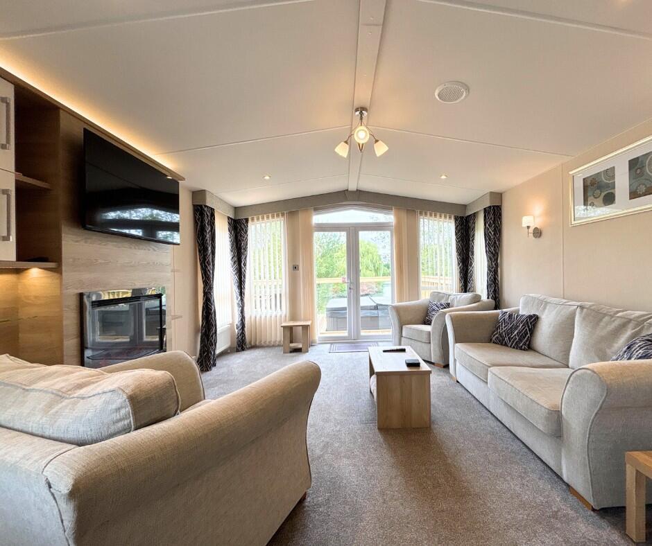 Wold View Country Park Pelham Road Claxby Lincolnshire LN8 3YR - View 3