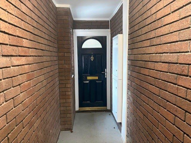 2 Hazelmere Close, Leatherhead, Surrey, KT22 7XA photo 5