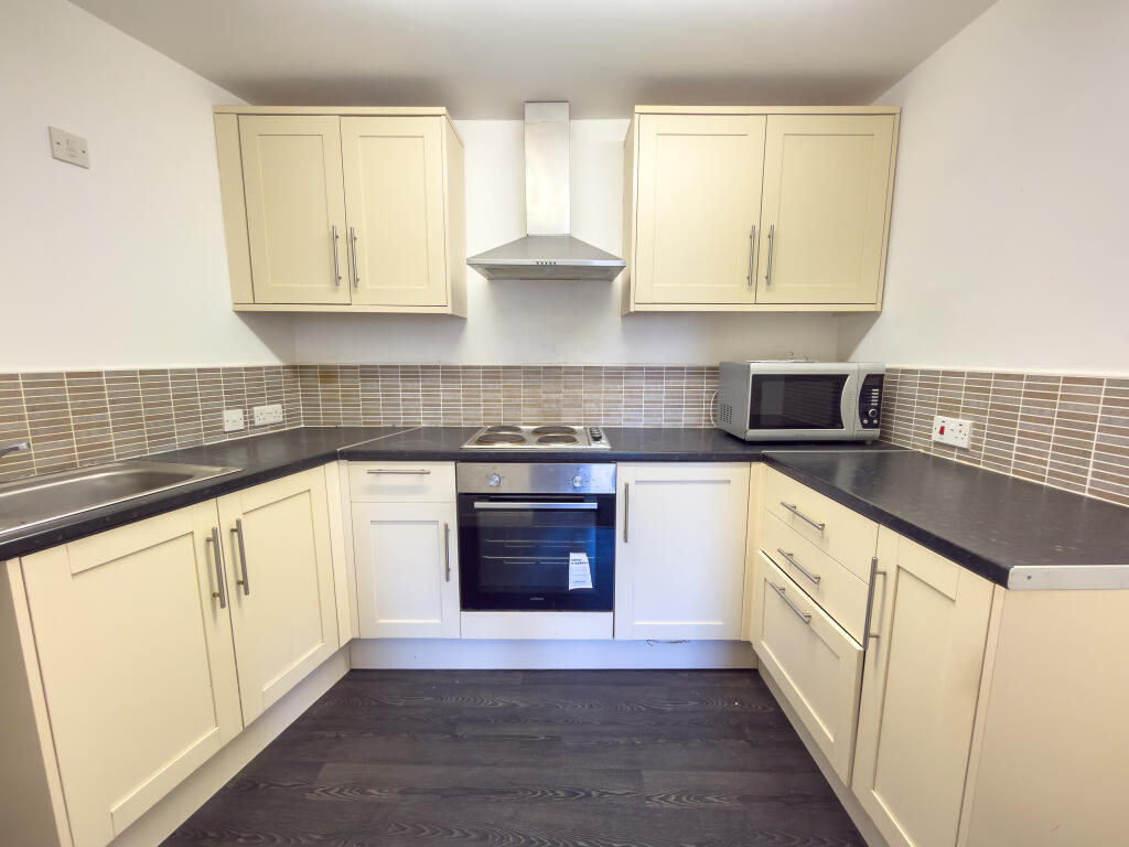 Apartment in North Tyneside, North East - View 5