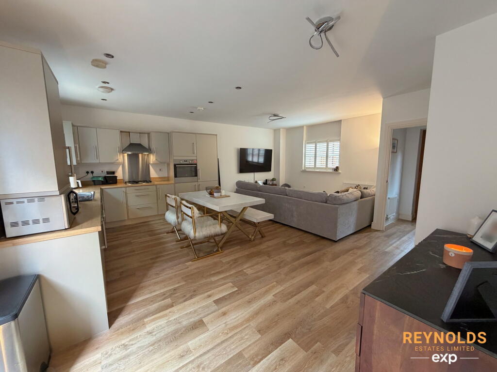 House in Tonbridge and Malling, Leybourne - More