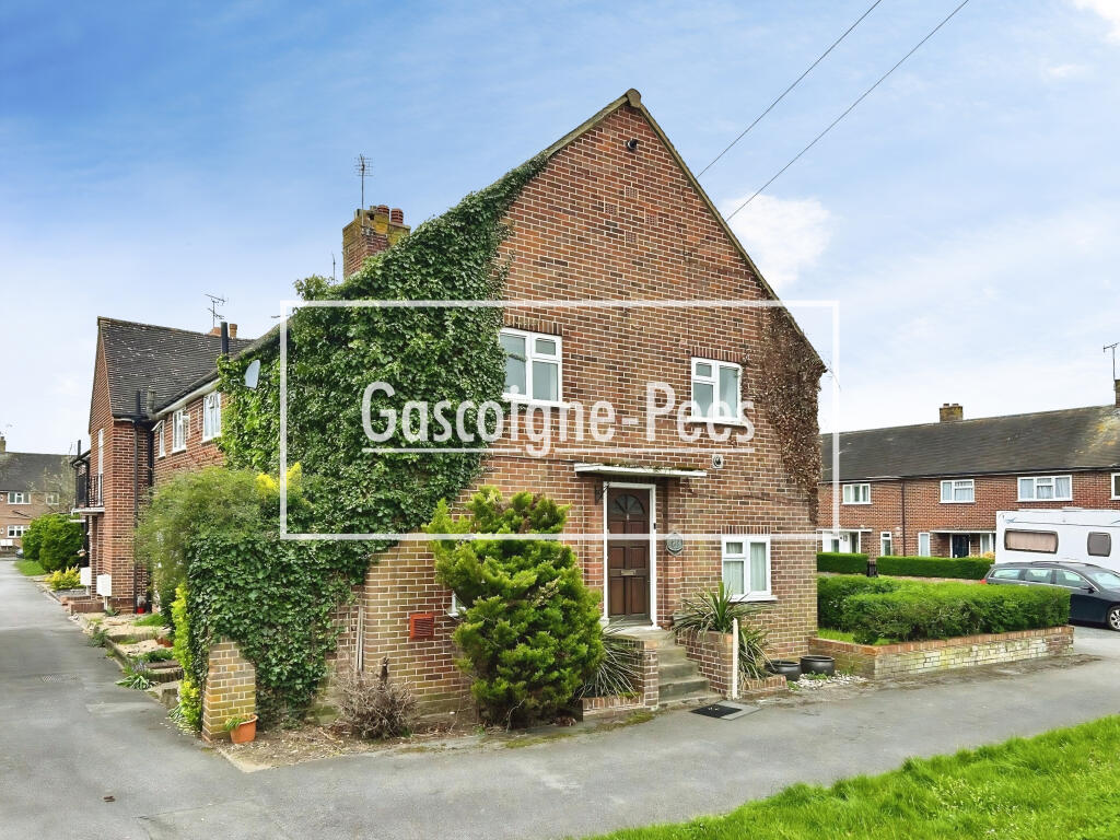 Main image of property: Old Windsor, SL4