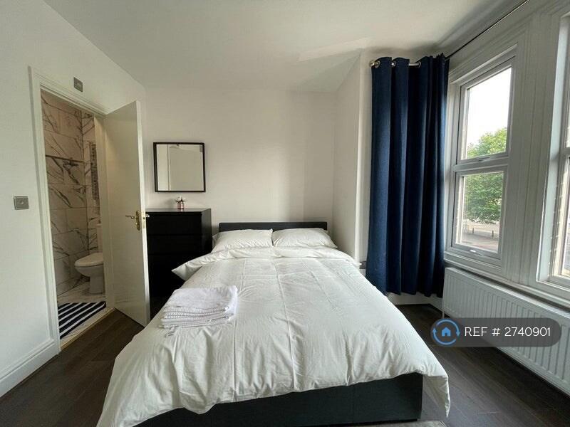 House in Reading - View 3
