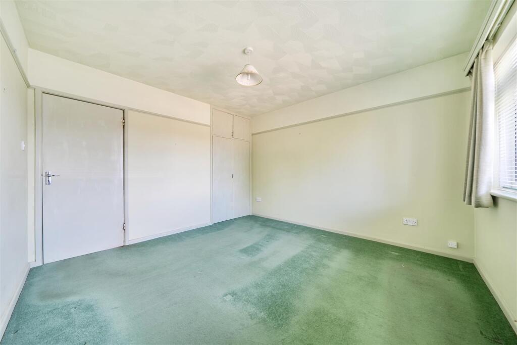House in Worthing, West Sussex - More