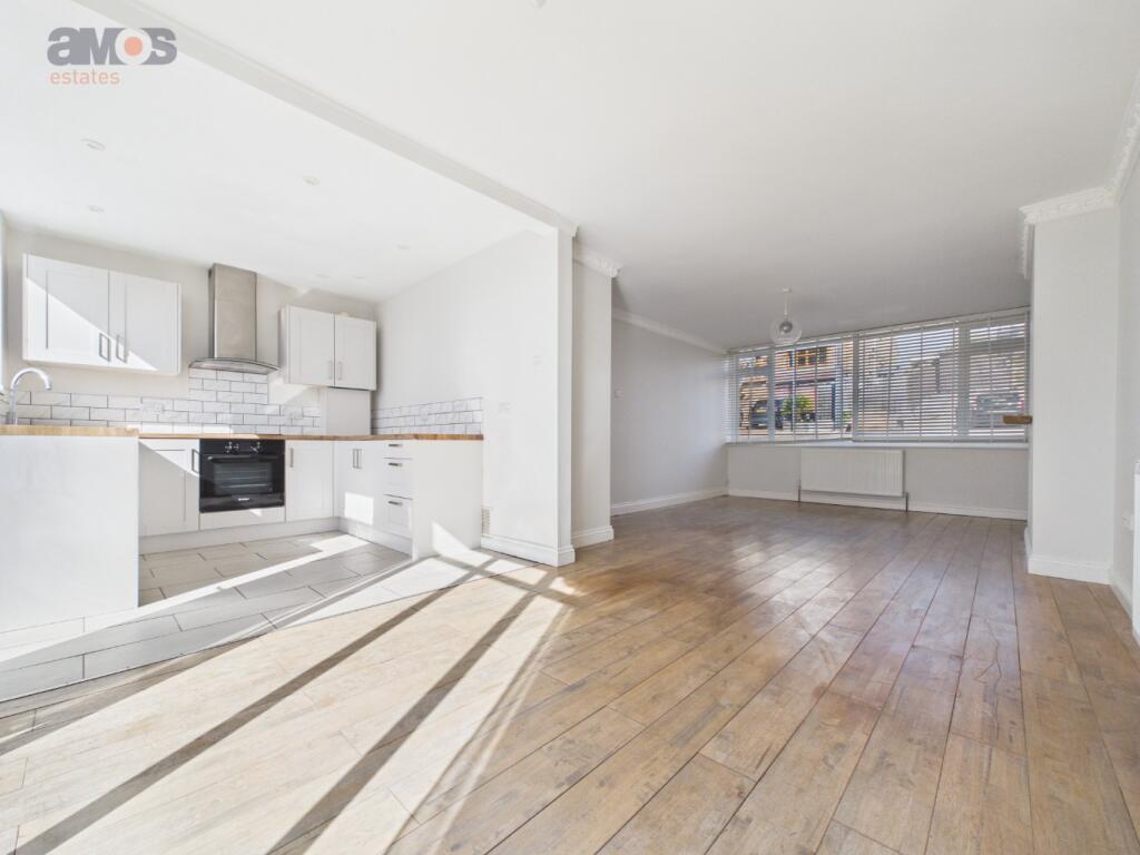 House in Castle Point, Essex - View 2