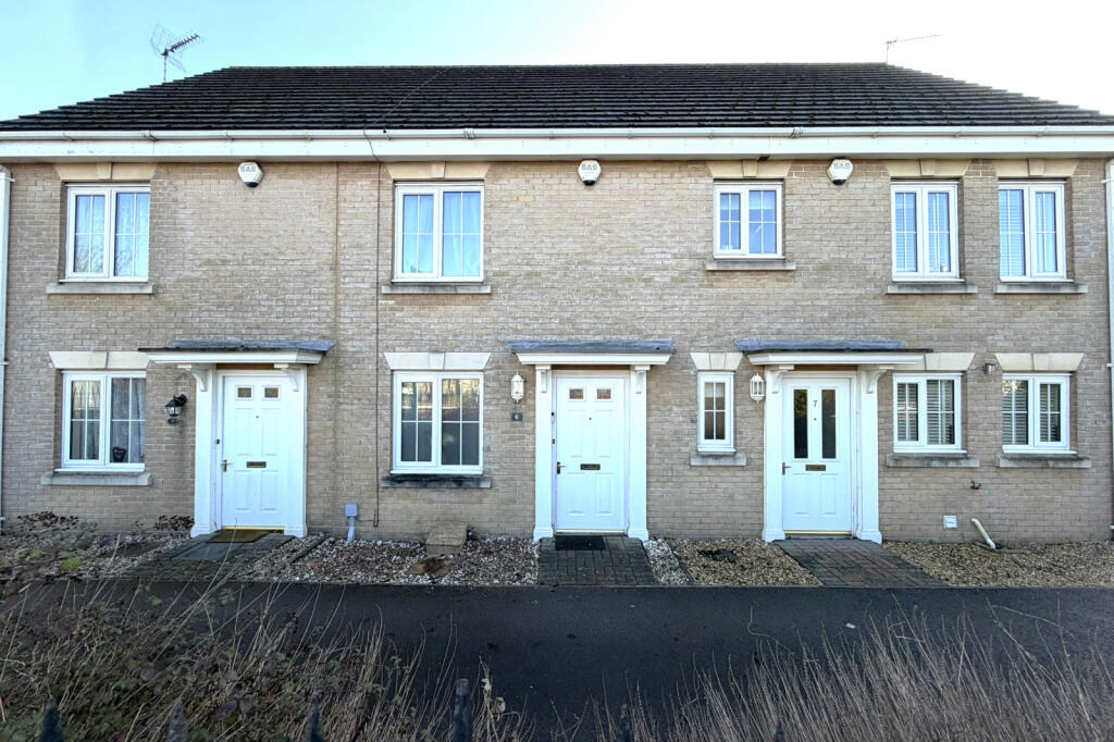 Main image of property: 6 George Close, Lowestoft, NR32 3LT