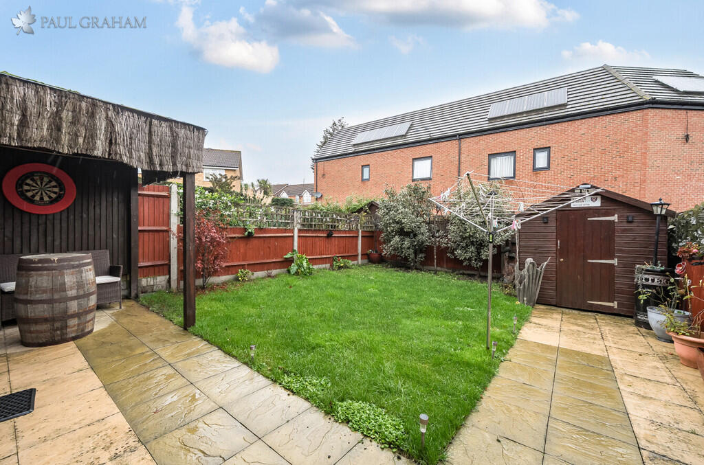 Groveside Close, Carshalton photo 3