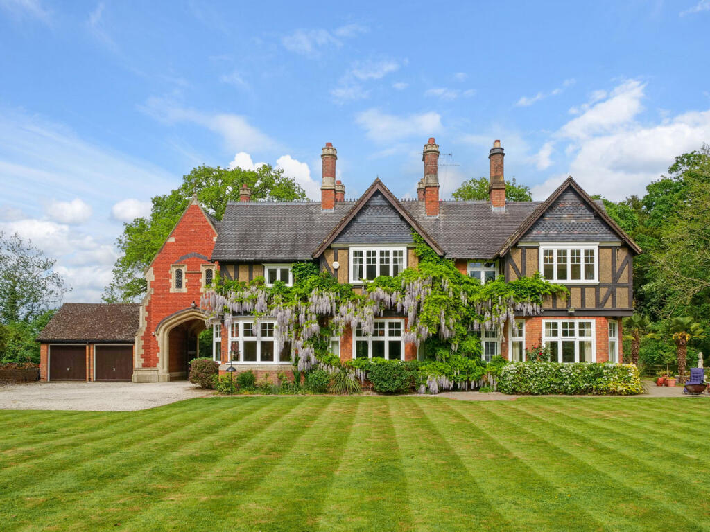 Main image of property: Rugby, Warwickshire, CV22 5QG