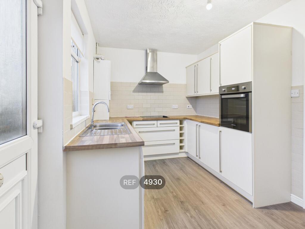 Main image of property: Linthorpe Grove, Willerby, HU10 6SB