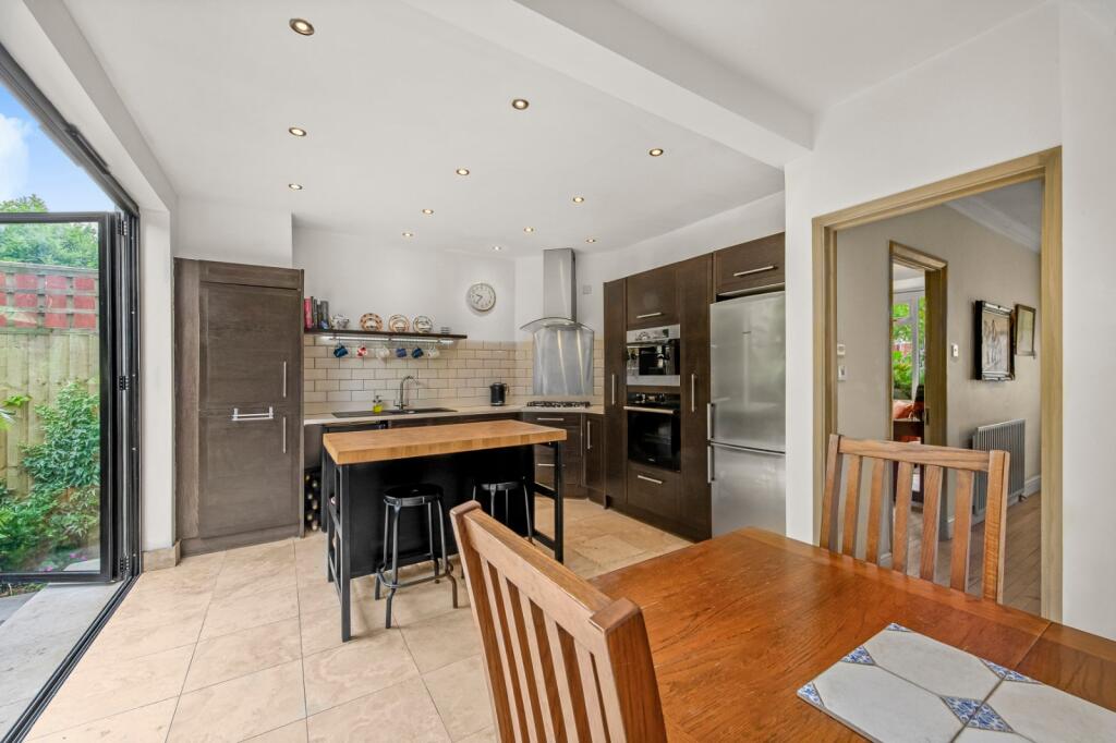 House in London - View 5