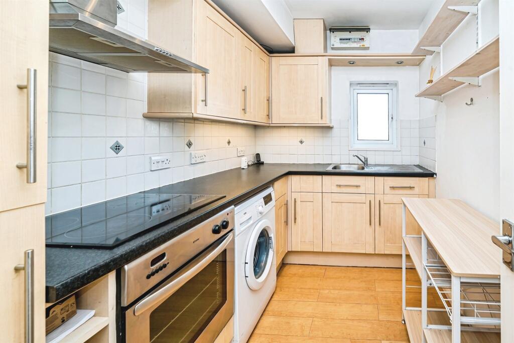 Main image of property: Middle Way, Chinnor