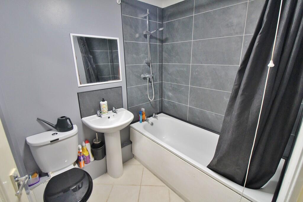 Apartment in Portsmouth - View 4