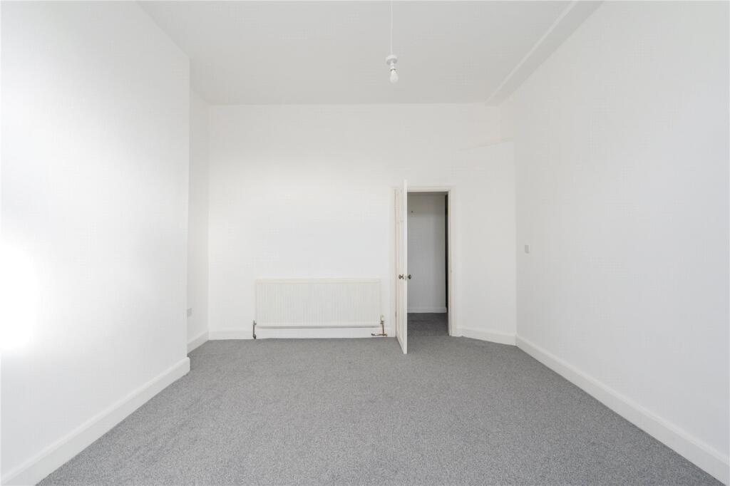 Apartment in Doncaster - View 3