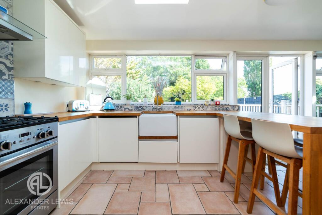 House in Stevenage - More