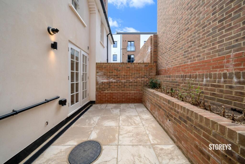 Akeman Street, Tring, HP23 photo 3