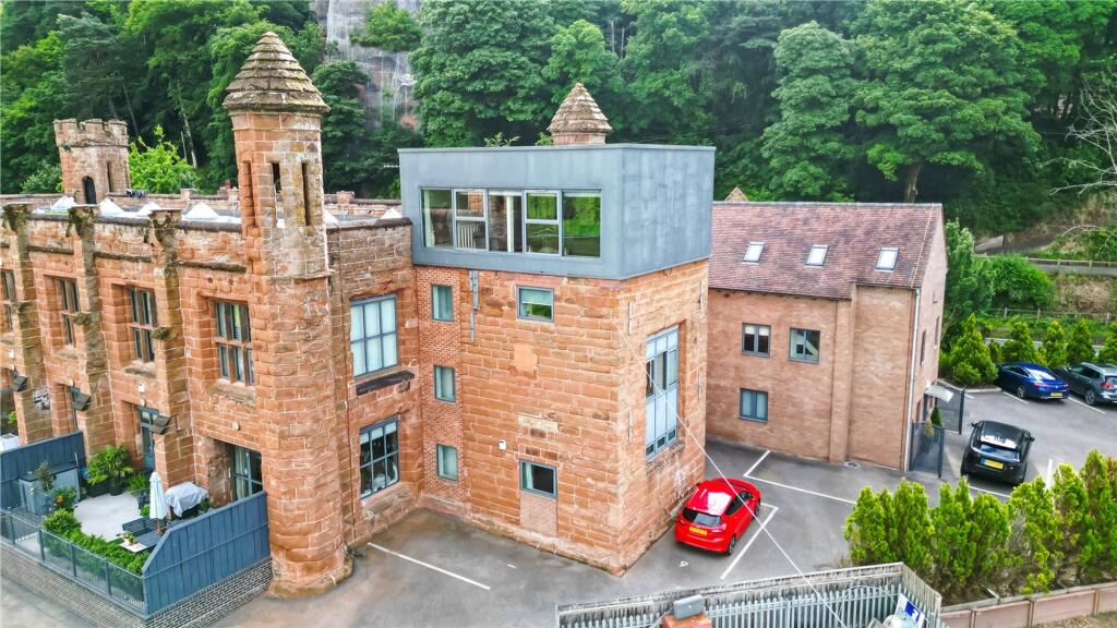 3-bed apartment on Telford Road, Fort Pendlestone Telford Road, WV15, £299,950