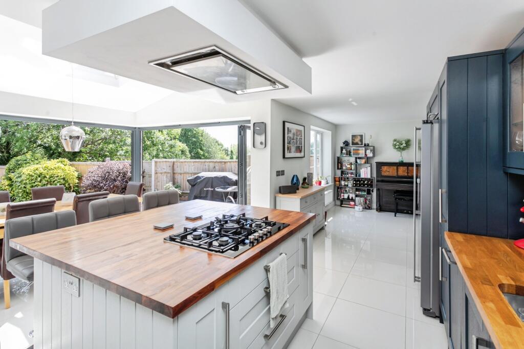 Diswell Brook Way, Deanshanger, Milton Keynes, MK19 photo 2