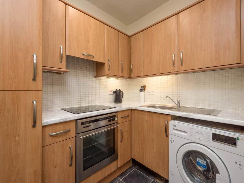 Apartment in Edinburgh - View 5