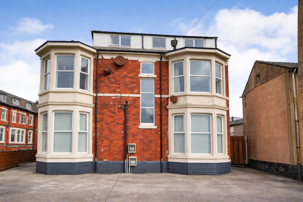Dickson Road, Blackpool, Lancashire, FY1 2HQ photo 2