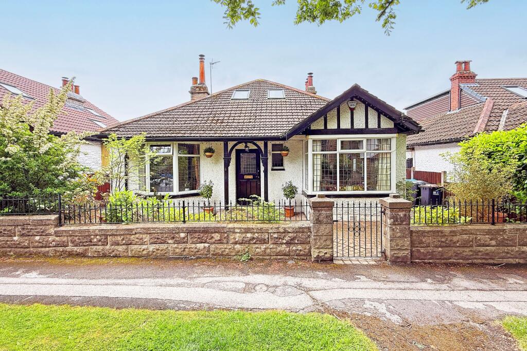 3-bed detached on Bilton Grove Avenue, Harrogate, HG1, £450,000