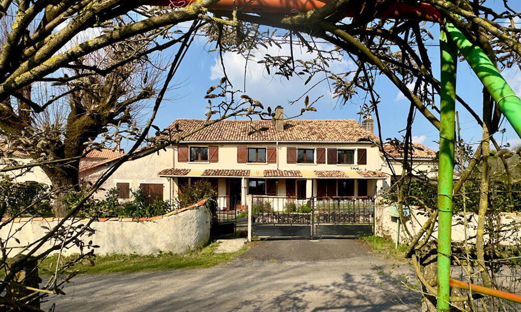 Main image of property: Poitou-Charentes, Vienne, Romagne