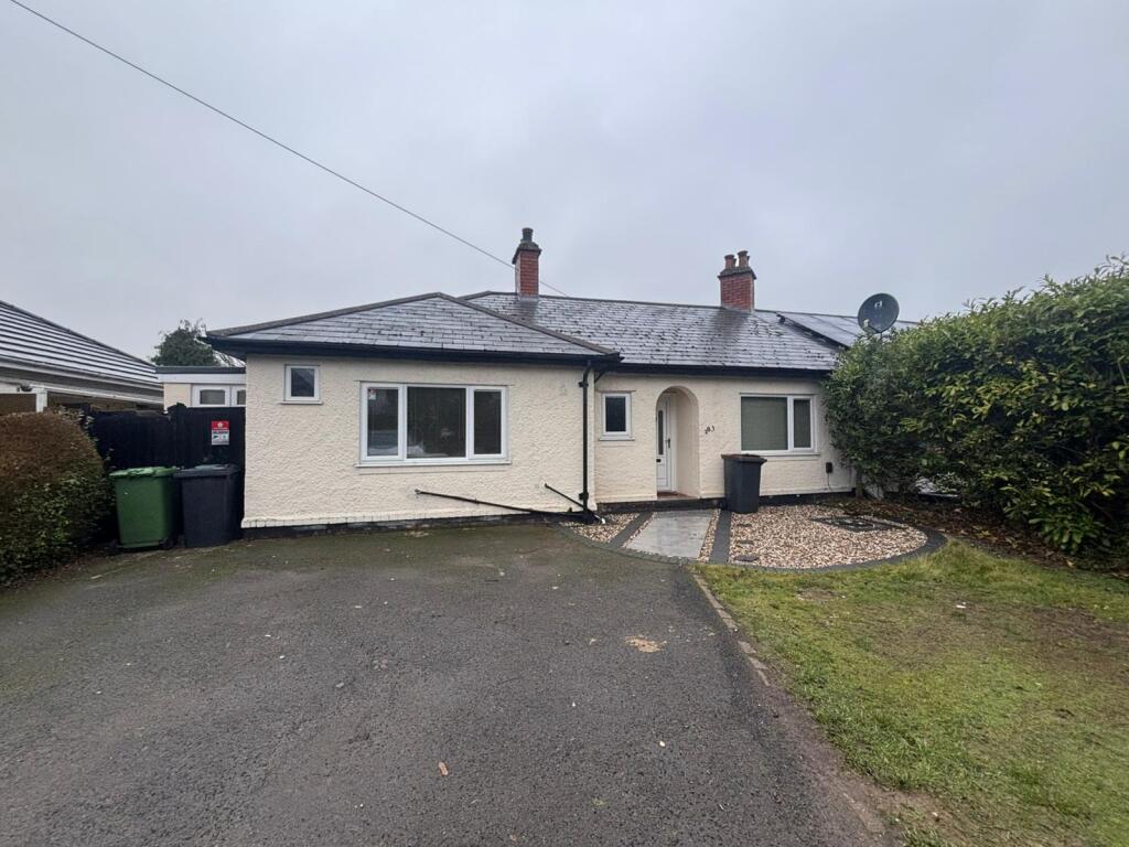 Main image of property: Coventry Road, Nuneaton CV10 7AX