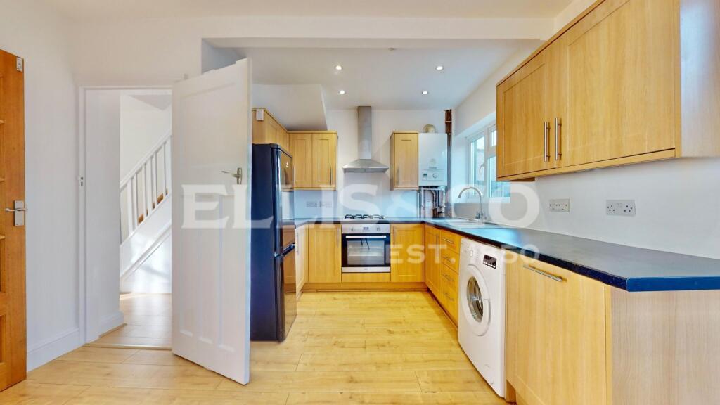 House in London - View 2